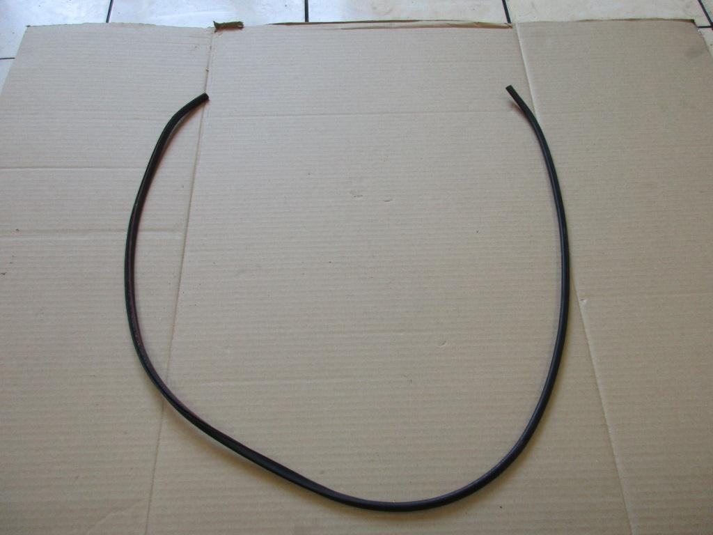 Уплотнитель стекла двери MERCEDES-BENZ E-класс W211/S211 (2002—2006)