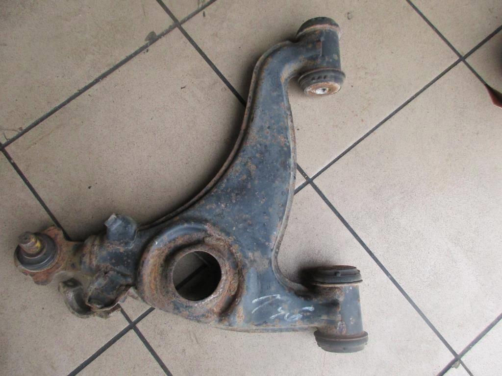 Рычаг передний нижний правый MERCEDES-BENZ E-класс W124/S124/C124/A124 (1984—1997)