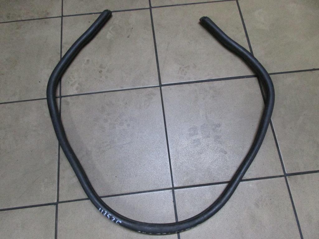 Уплотнитель капота MERCEDES-BENZ S-класс W140 (1991—1998)