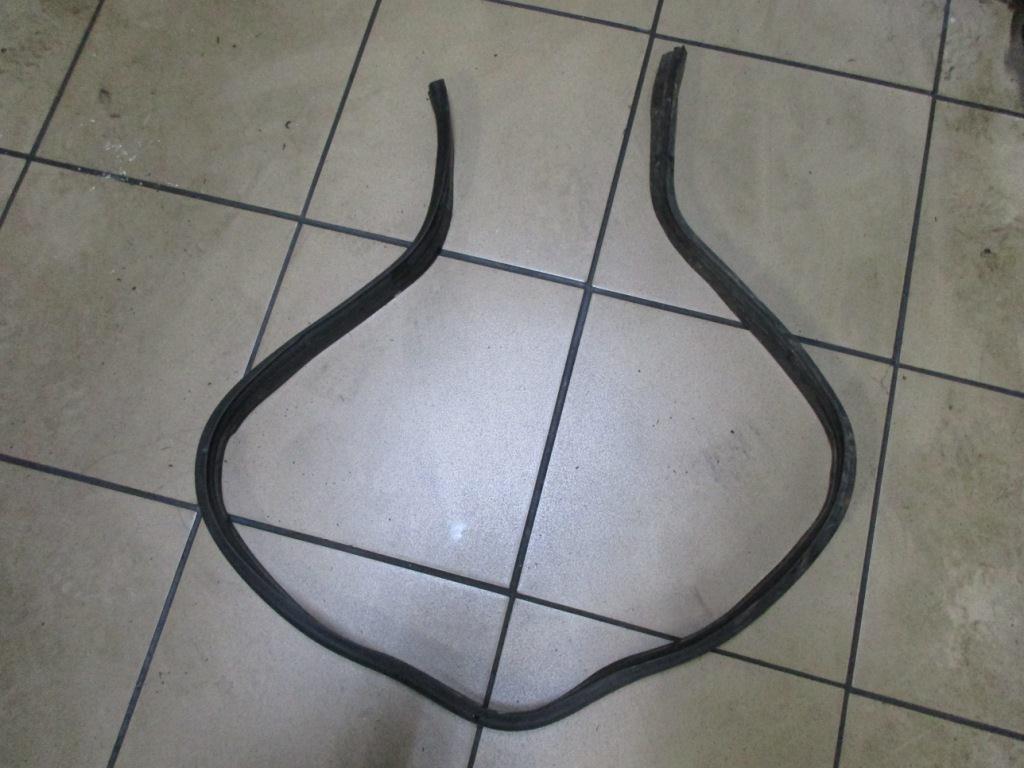 Уплотнитель моторного отсека MERCEDES-BENZ E-класс W211/S211 (2002—2006)