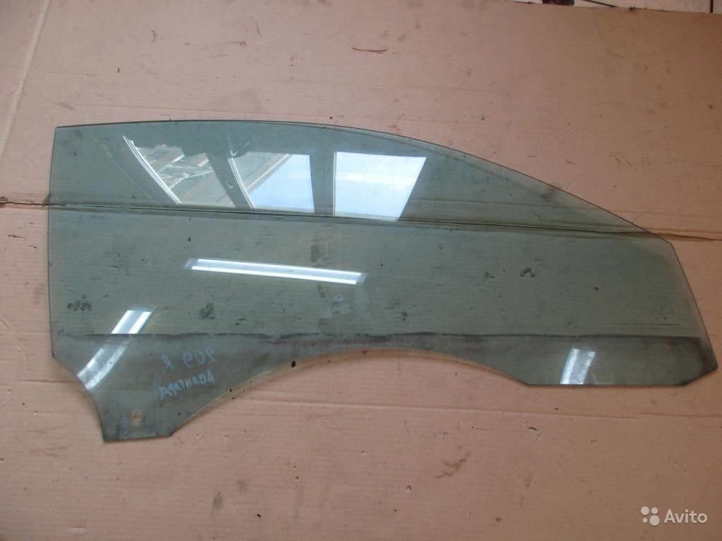 Стекло переднее правое MERCEDES-BENZ CLK-класс C209/A209 (2002—2005)